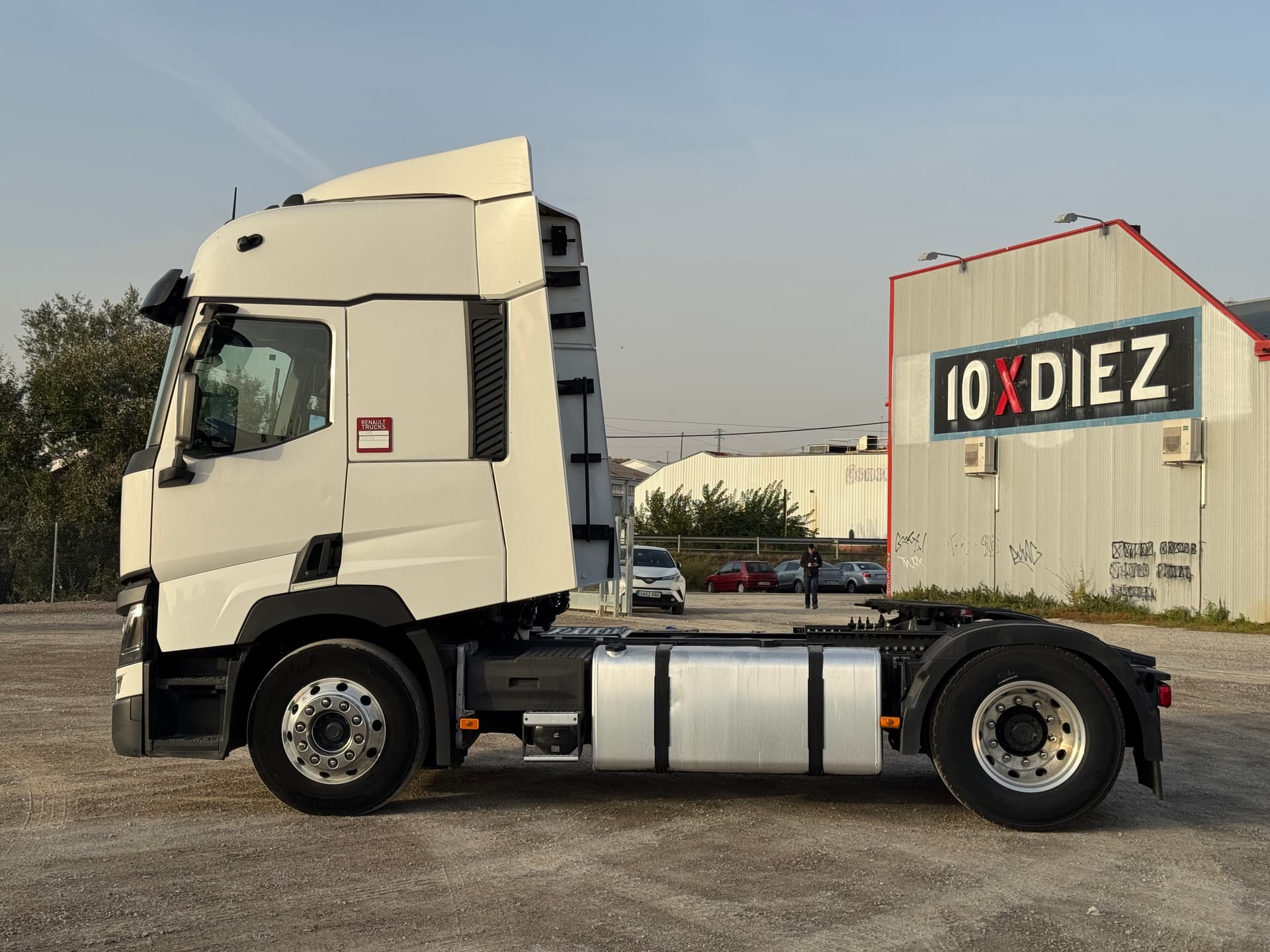 Trator Renault T 480 2021 usado — vista 2