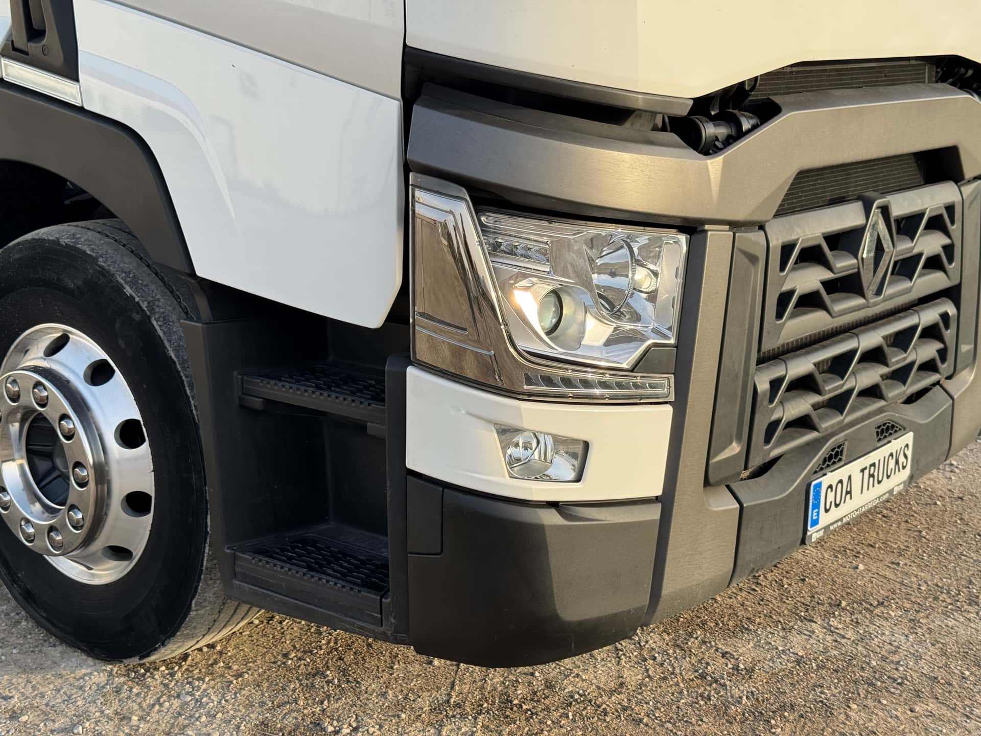 Gebrauchte Sattelzugmaschine Renault T 480 2021 — Coatrucks Lleida