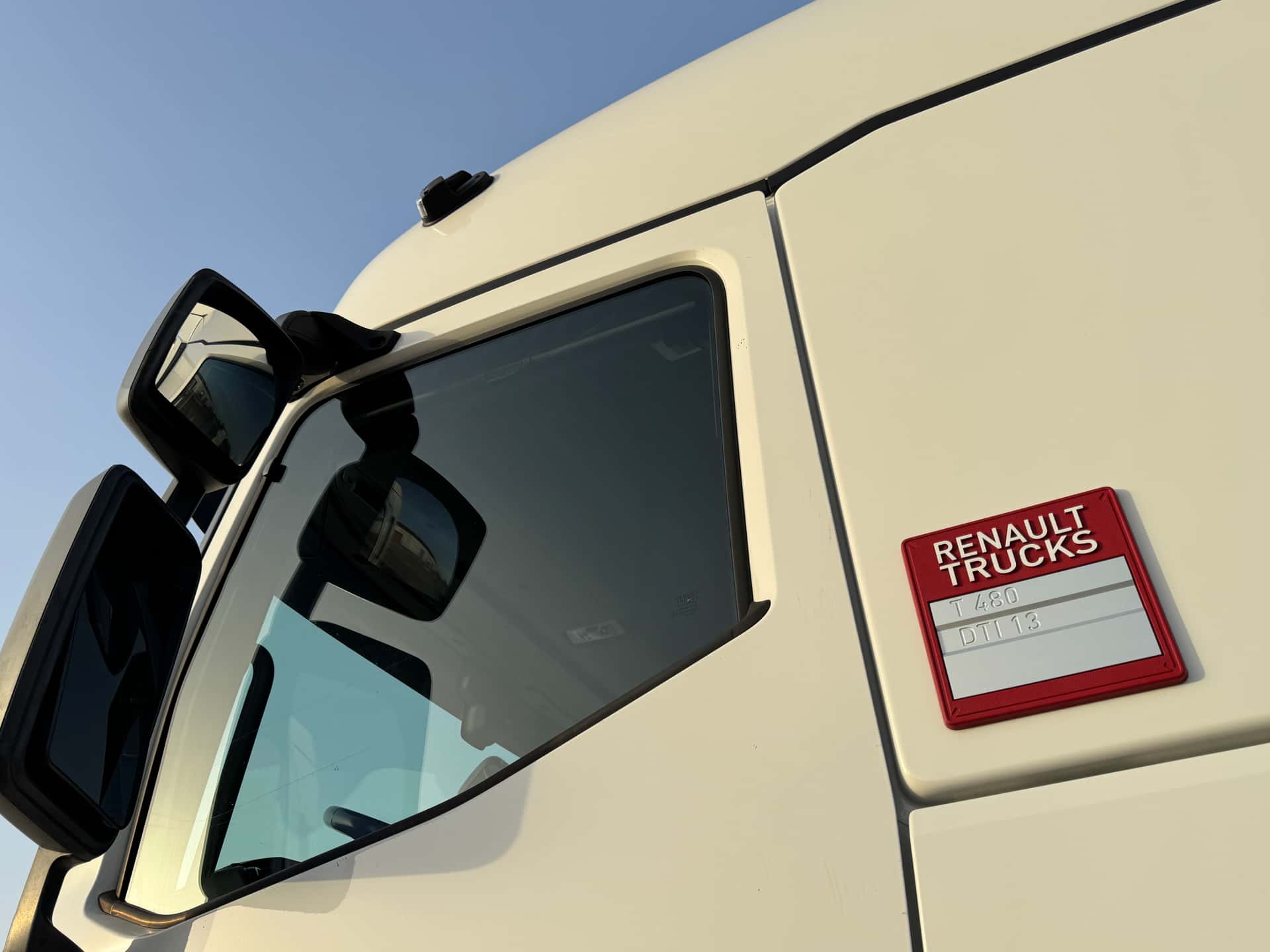 Gebrauchte Sattelzugmaschine Renault T 480 2021 — Coatrucks Lleida