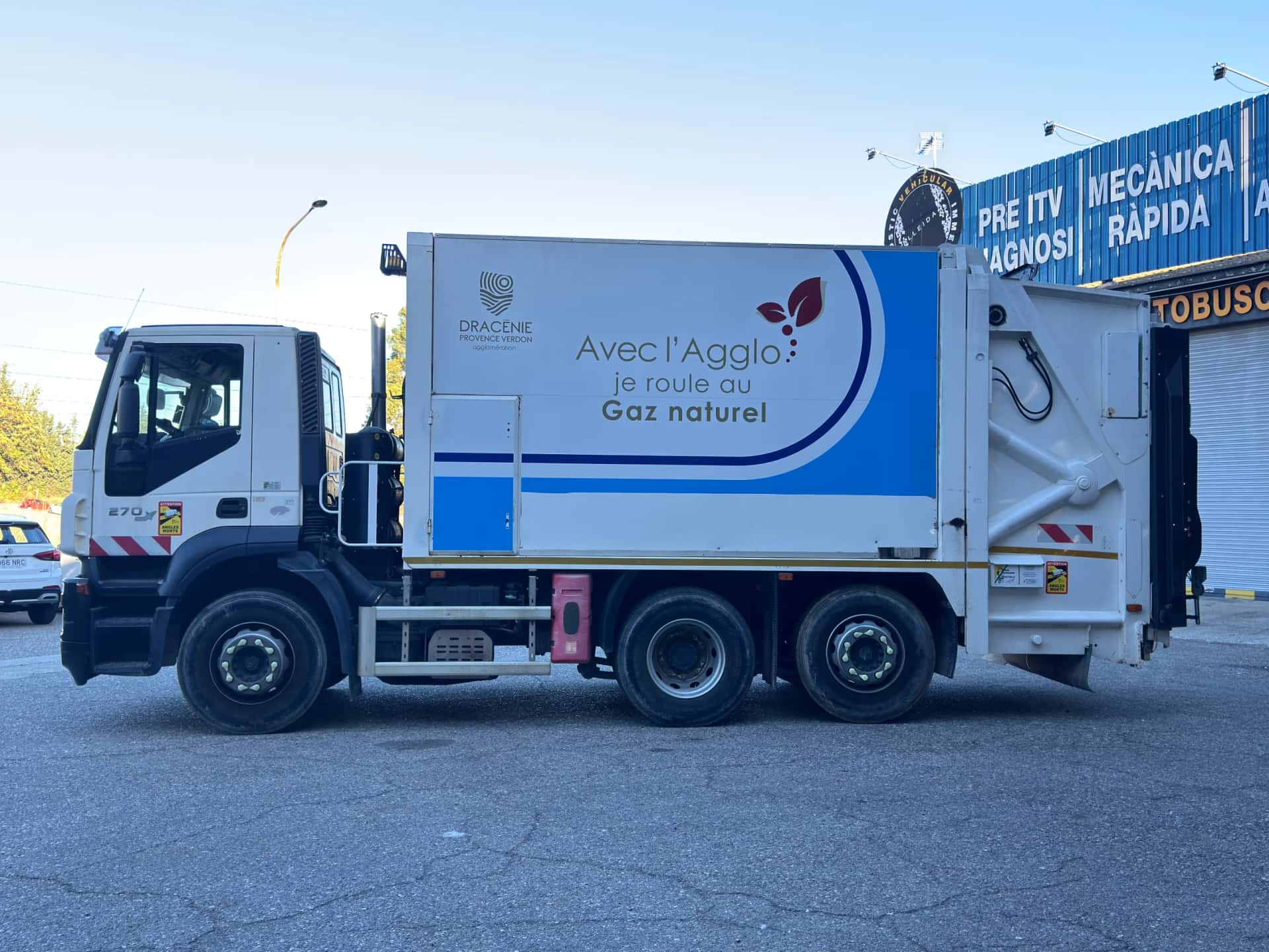 Gebrauchte LKW Iveco Stralis AD260S31 2010 — Ansicht 2