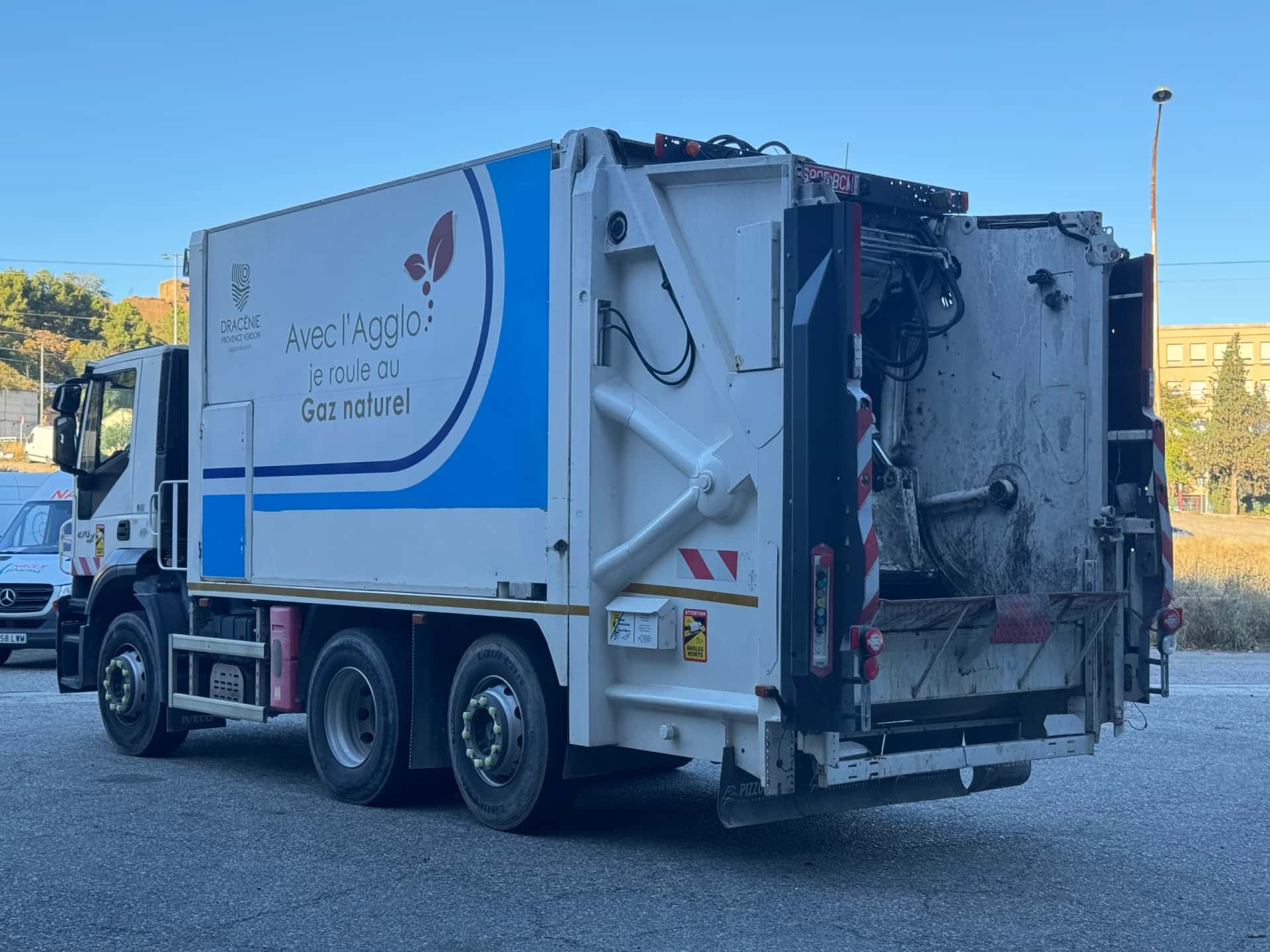 Gebrauchte LKW Iveco Stralis AD260S31 2010 — Ansicht 3