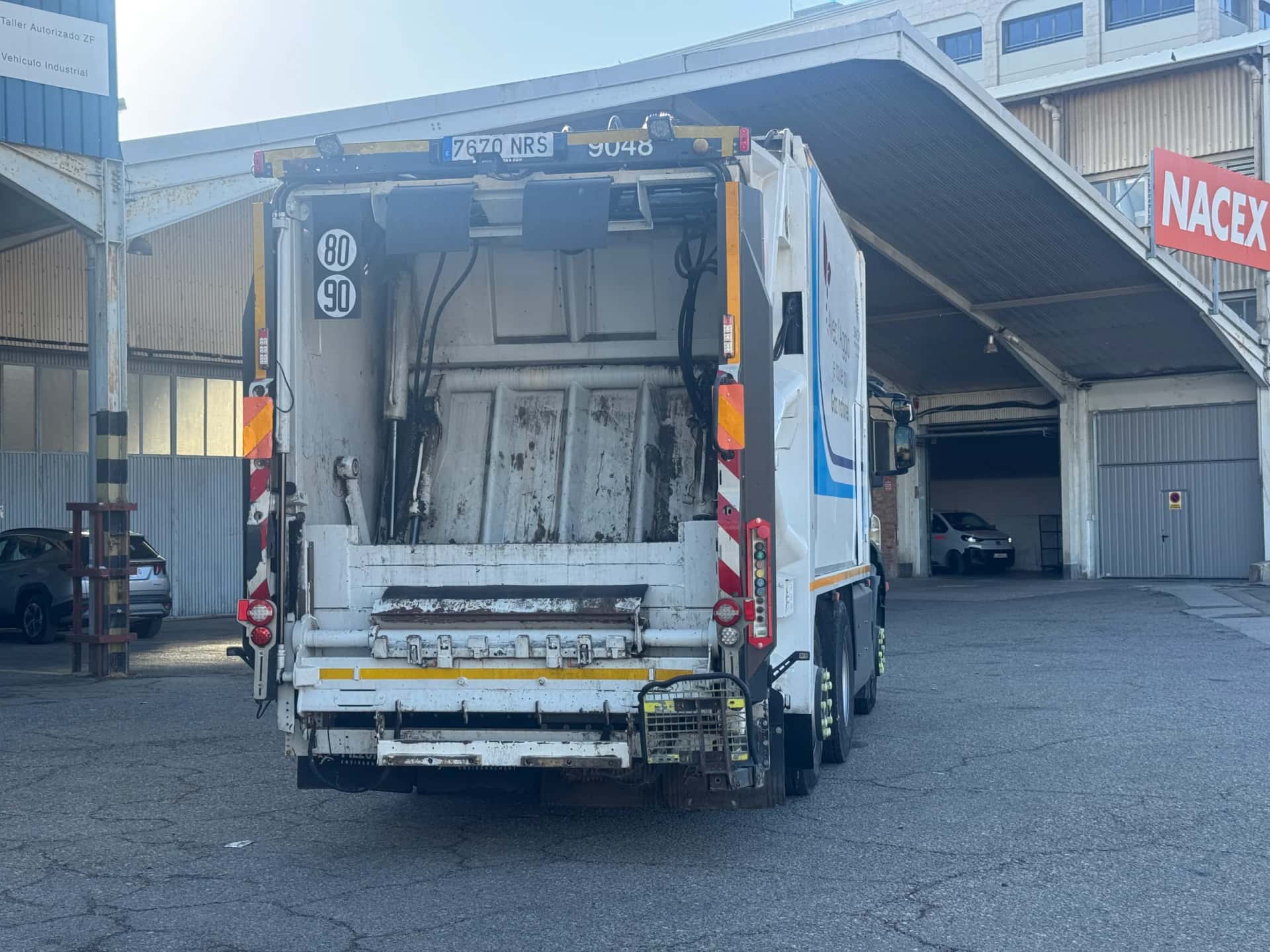 Gebrauchte LKW Iveco Stralis AD260S31 2010 — Ansicht 3