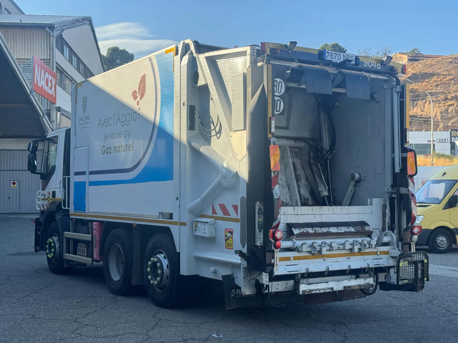 Gebrauchte LKW Iveco Stralis AD260S31 2010 — Ansicht 4