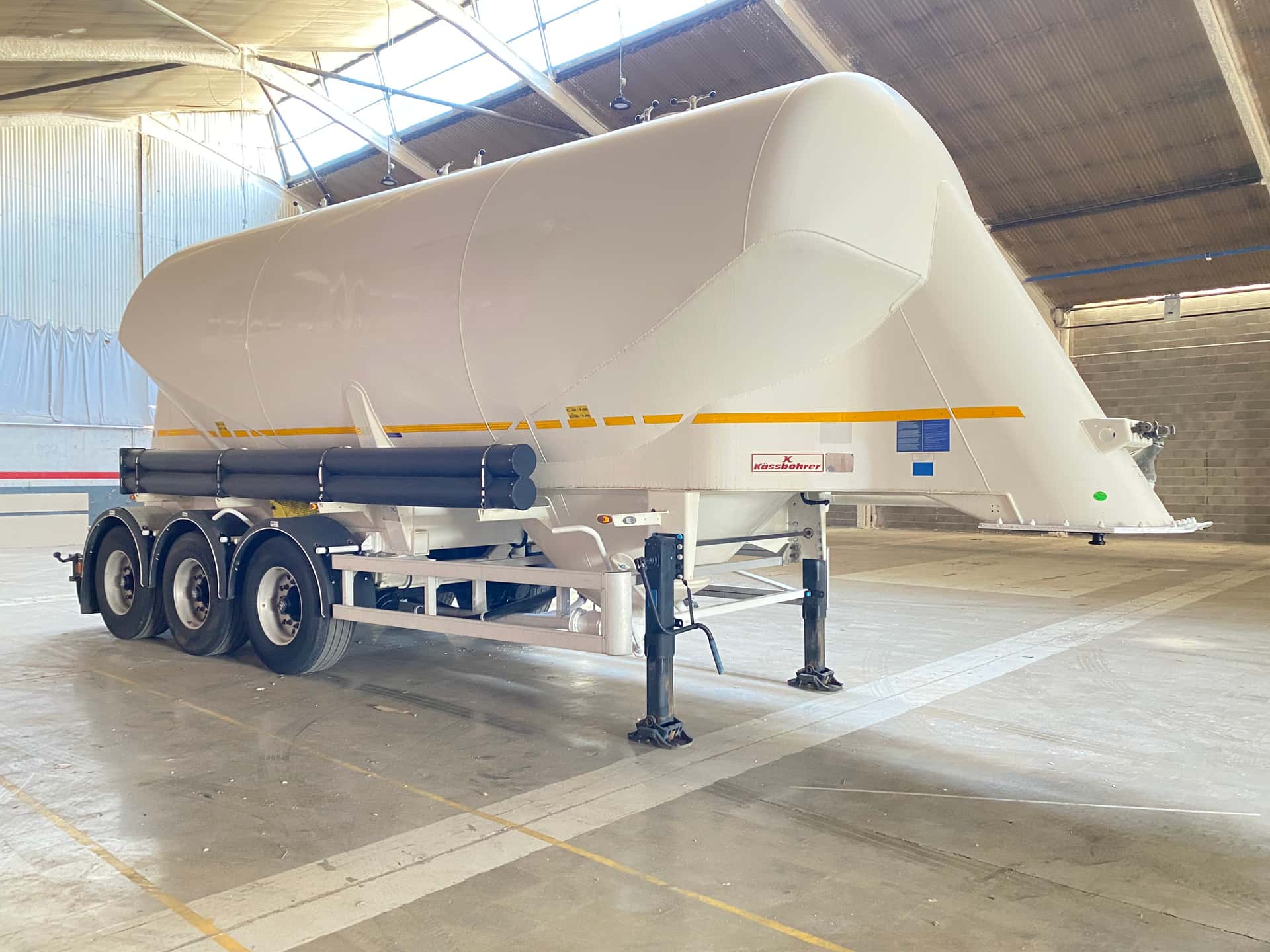 Silo Semi-remorque Kassbohrer SSL 35 m³ 2016 d'occasion — Coatrucks Lleida