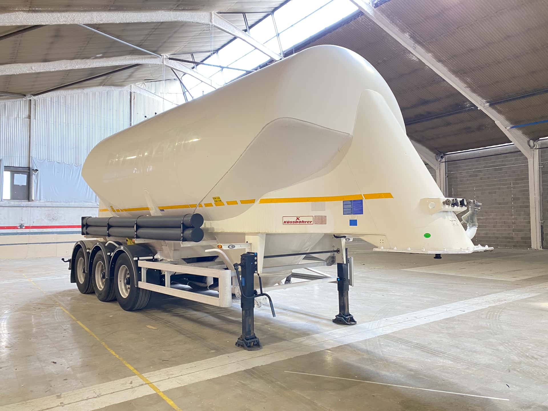 Silo Semi-remorque Kassbohrer SSL 35 m³ 2016 d'occasion — Coatrucks Lleida