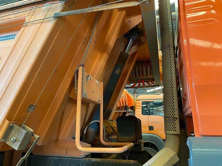 Kipper Gebrauchte LKW MAN TGA 33.350 2006 — Coatrucks Lleida