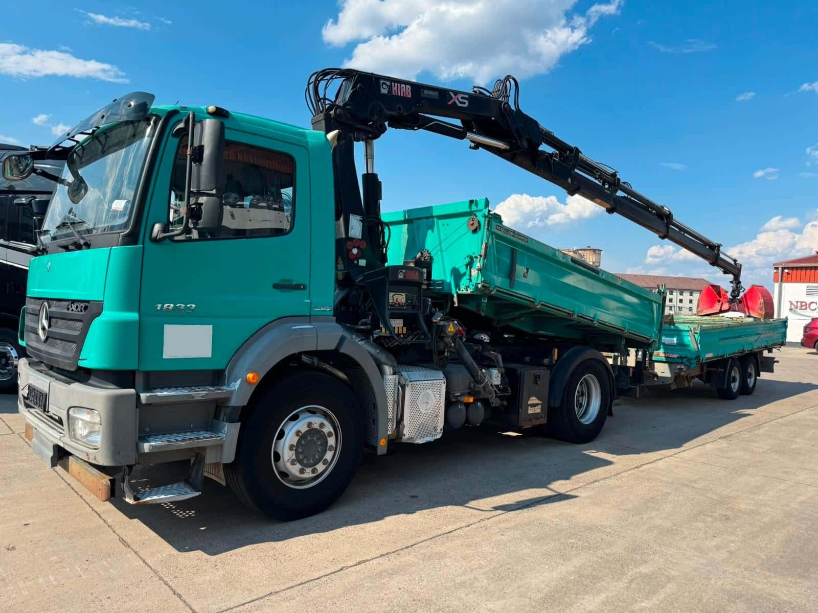 Tipper Used Mercedes Axor 1833 2012 truck — Coatrucks Lleida