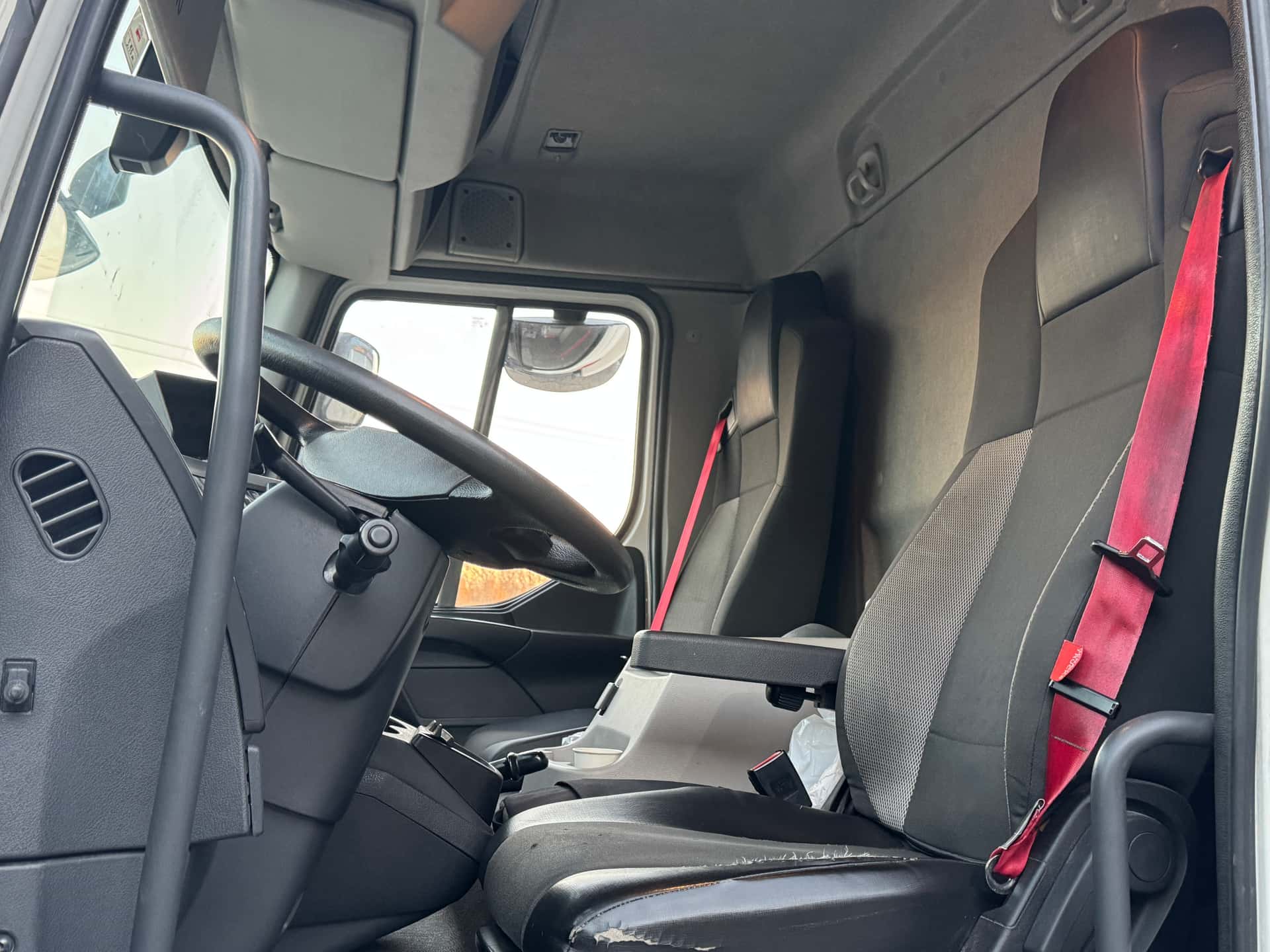 Kühlkoffer Gebrauchte LKW Renault D 240 2018, Innenraum — Coatrucks Lleida