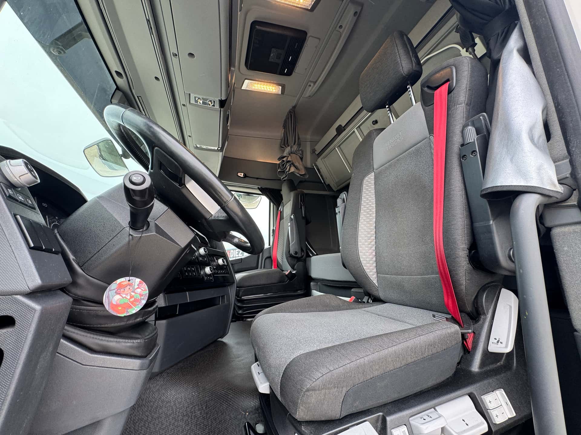 Gebrauchte Sattelzugmaschine Renault T 520 2023 — Coatrucks Lleida
