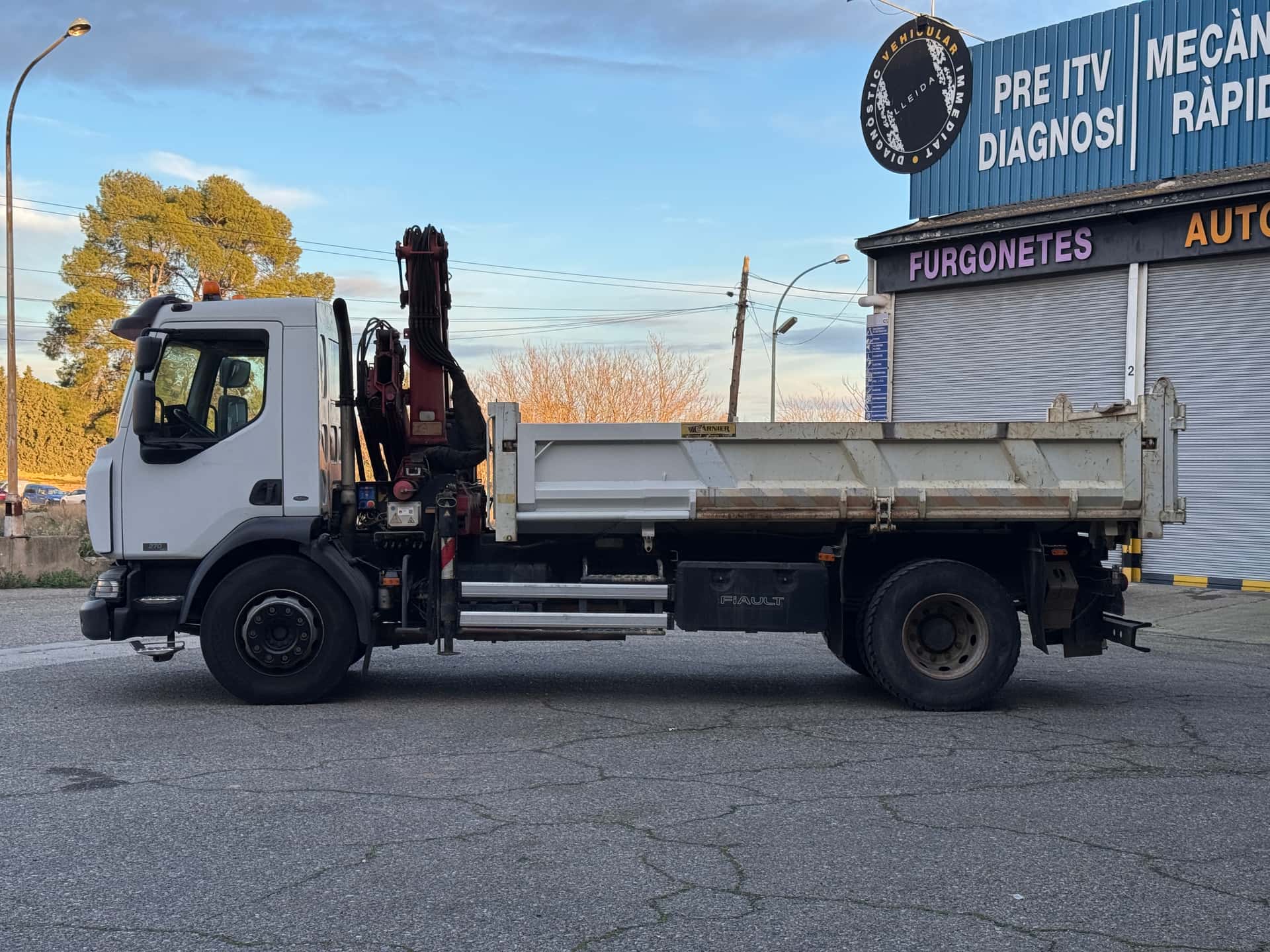 Gebrauchte LKW Renault Midlum 270 2006 — Ansicht 2
