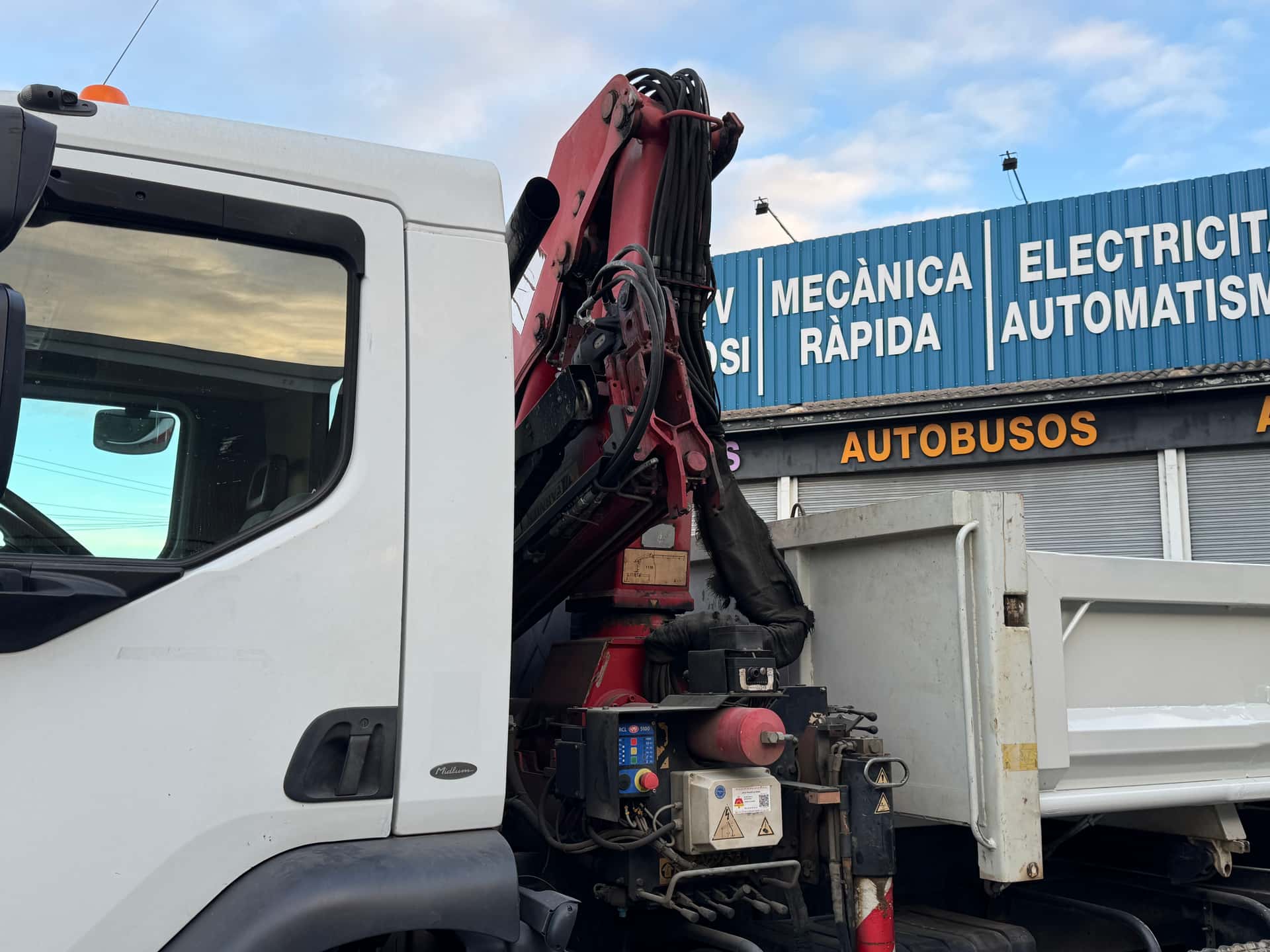 Kipper Gebrauchte LKW Renault Midlum 270 2006 — Coatrucks Lleida