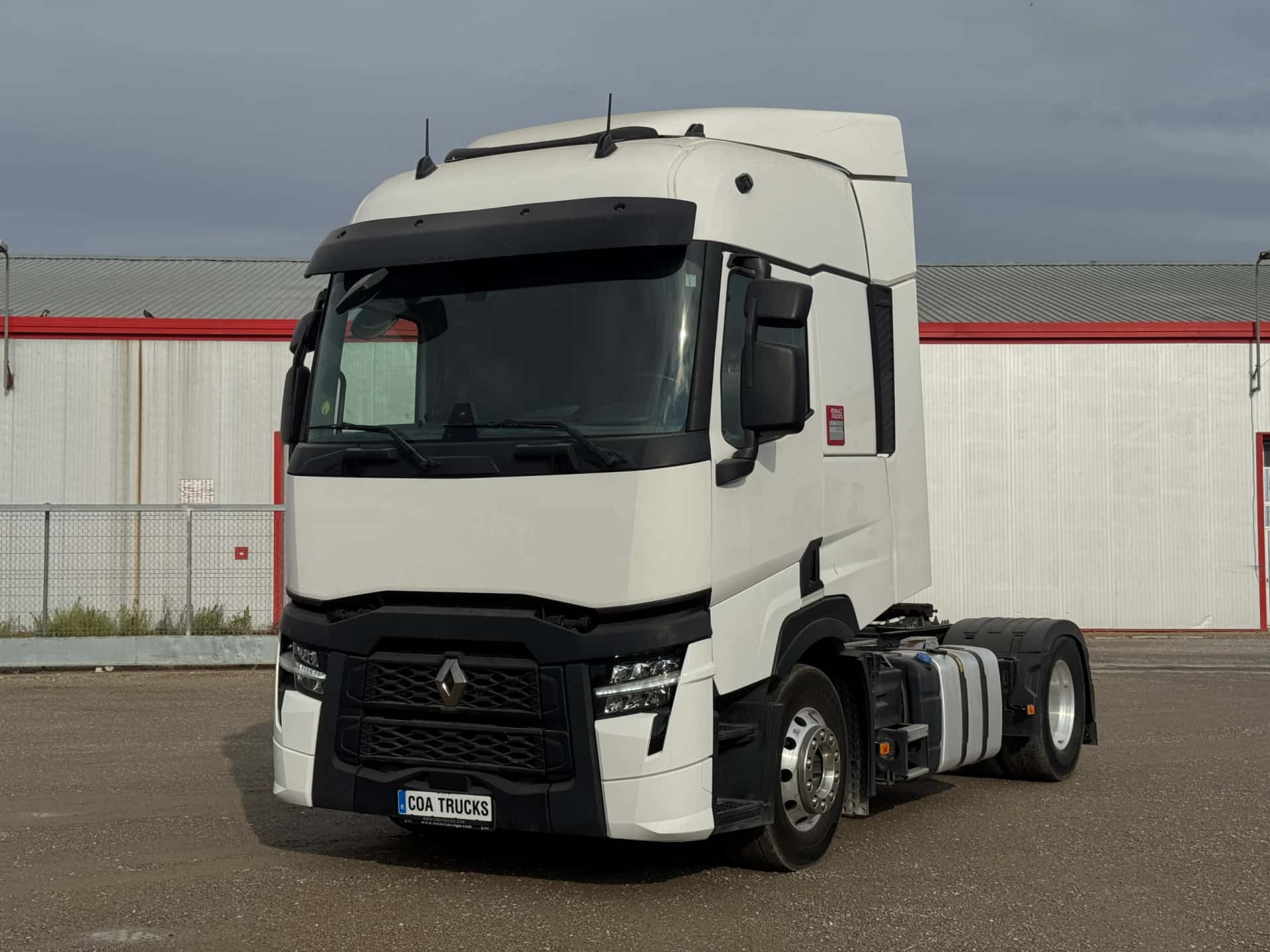 Cabeza tractora Renault T 520 2023 de ocasión — vista 1