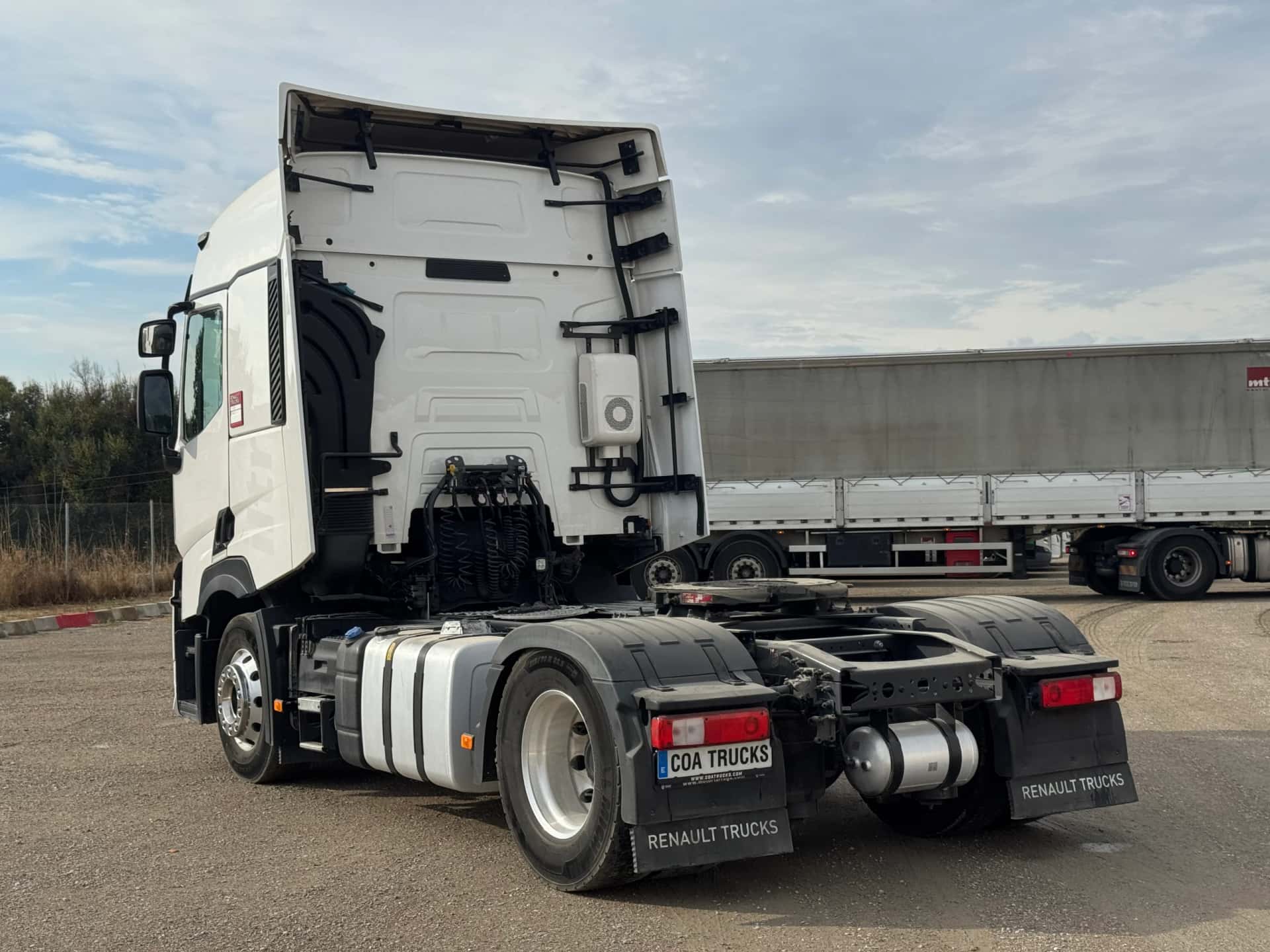 Cabeza tractora Renault T 520 2023 de ocasión — vista 3