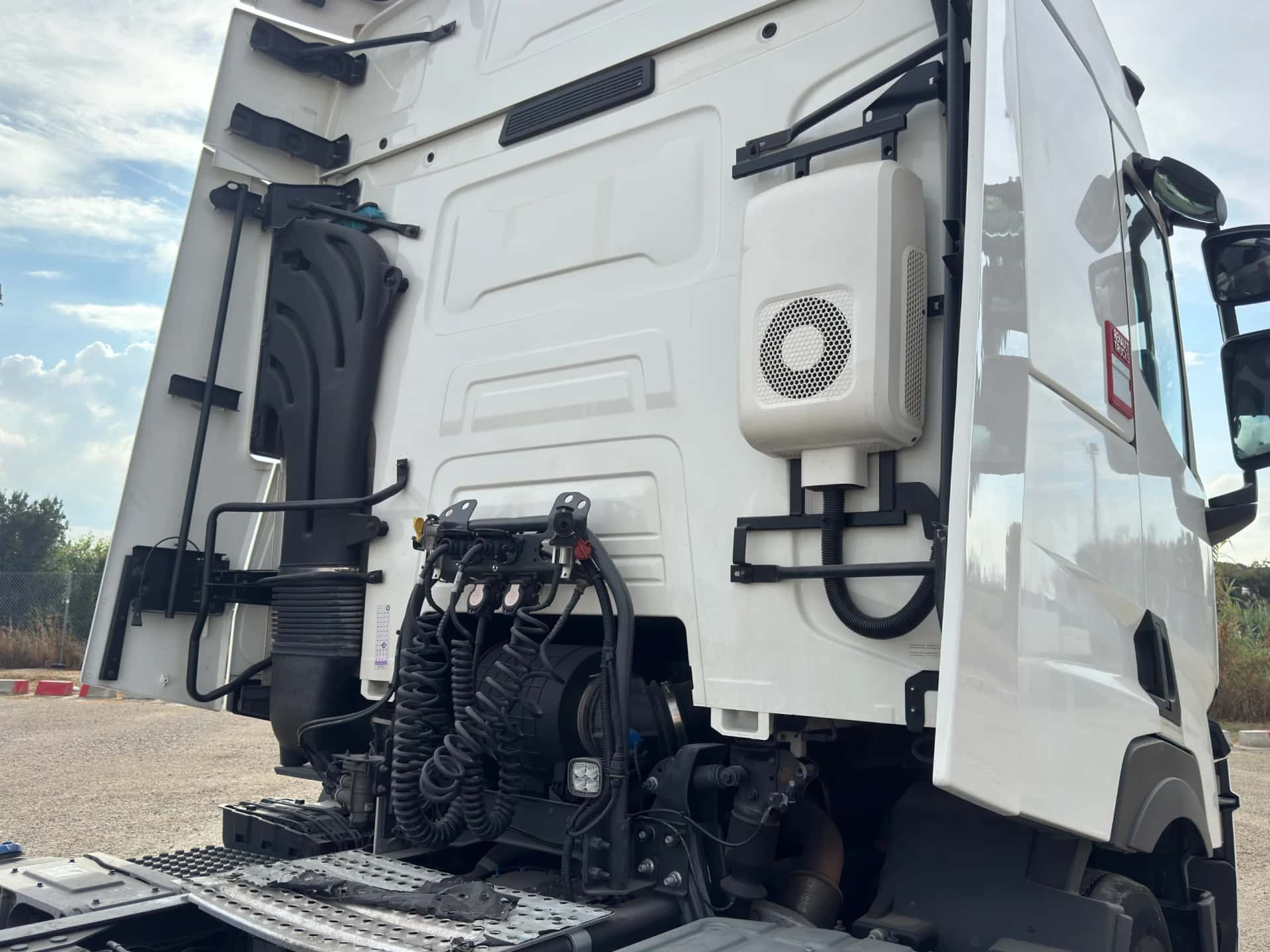 Used Renault T 520 2023 tractor unit — Coatrucks Lleida