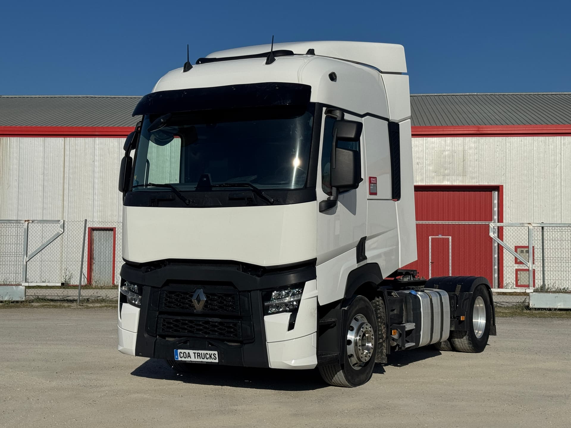 Tractora Renault T 520 2023 de ocasión — vista 1