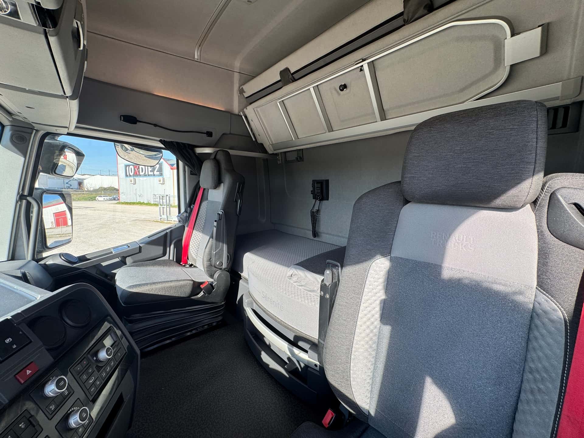 Gebrauchte Sattelzugmaschine Renault T 520 2023 — Coatrucks Lleida