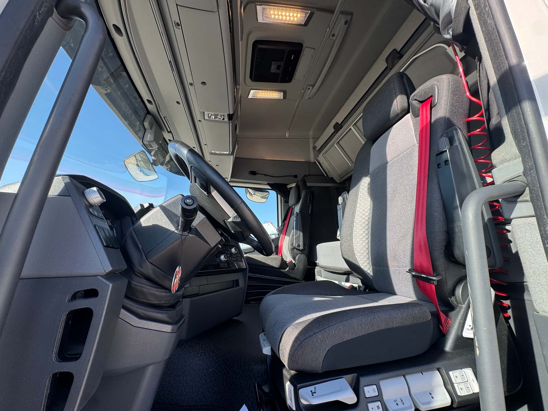 Gebrauchte Sattelzugmaschine Renault T 520 2023 — Coatrucks Lleida
