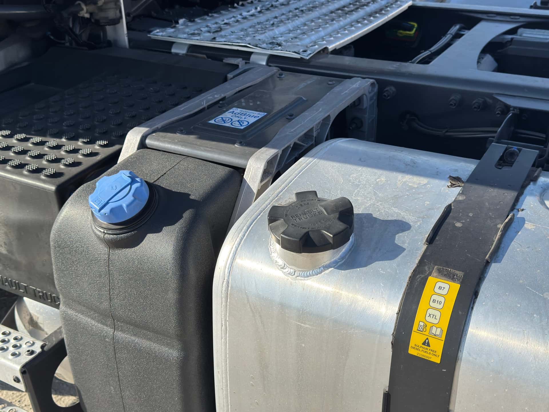 Gebrauchte Sattelzugmaschine Renault T 520 2023 — Coatrucks Lleida