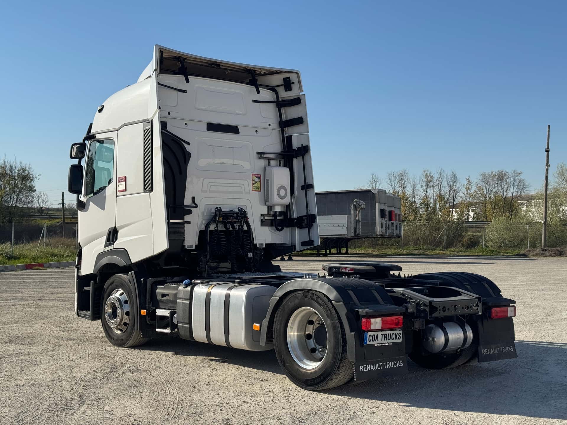 Tractora Renault T 520 2023 de ocasión — vista 3