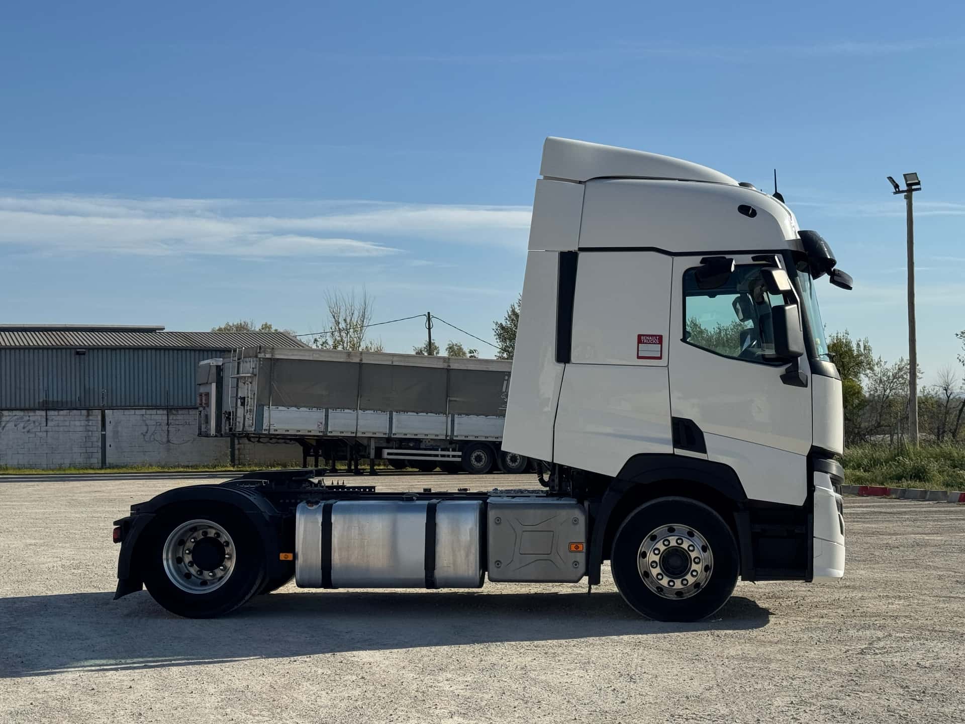 Gebrauchte Sattelzugmaschine Renault T 520 2023 — Coatrucks Lleida