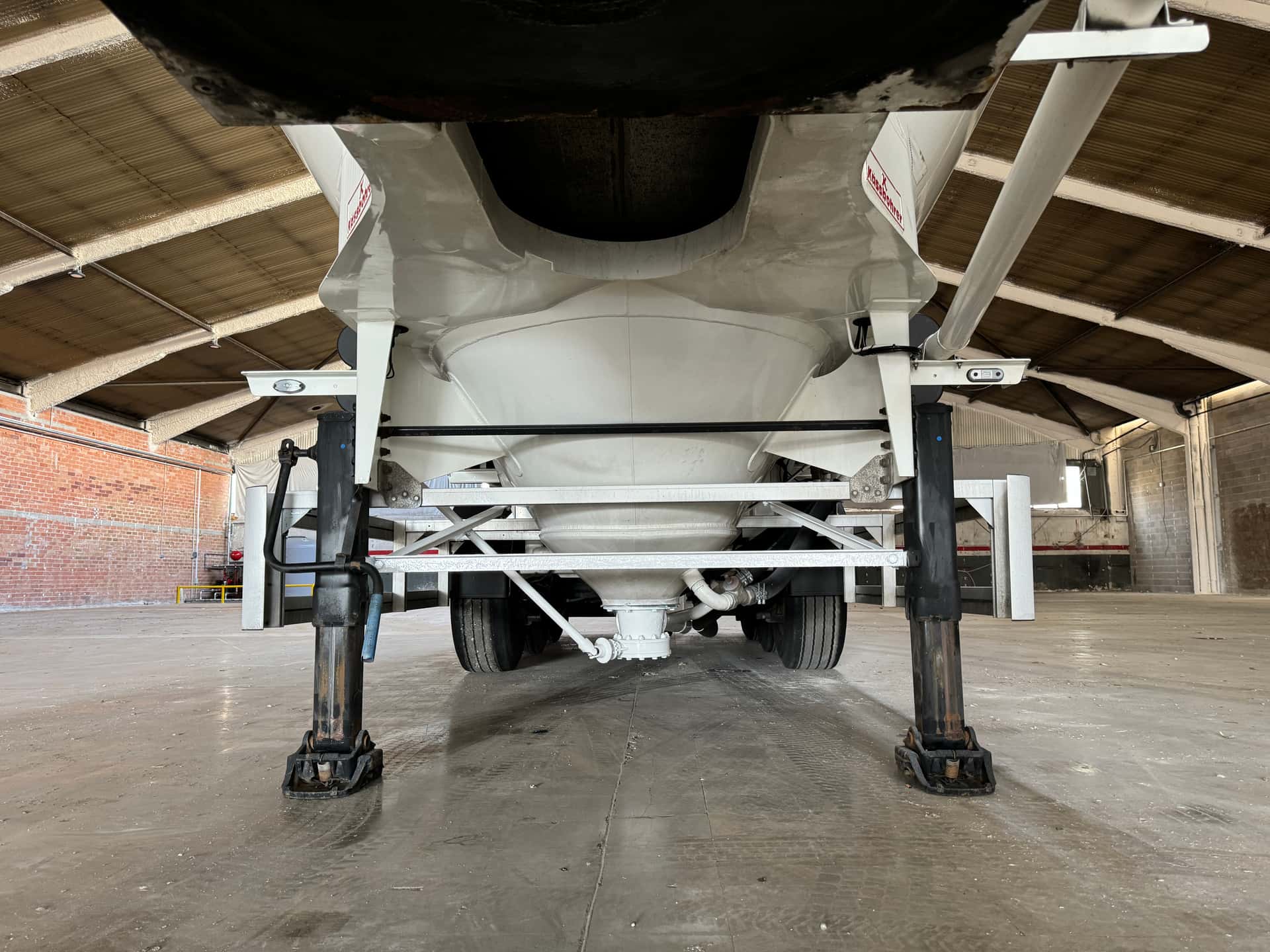 Silo-oplegger Gebruikte oplegger Kassbohrer SSL 35 m³ 2015, chassis — Coatrucks Lleida