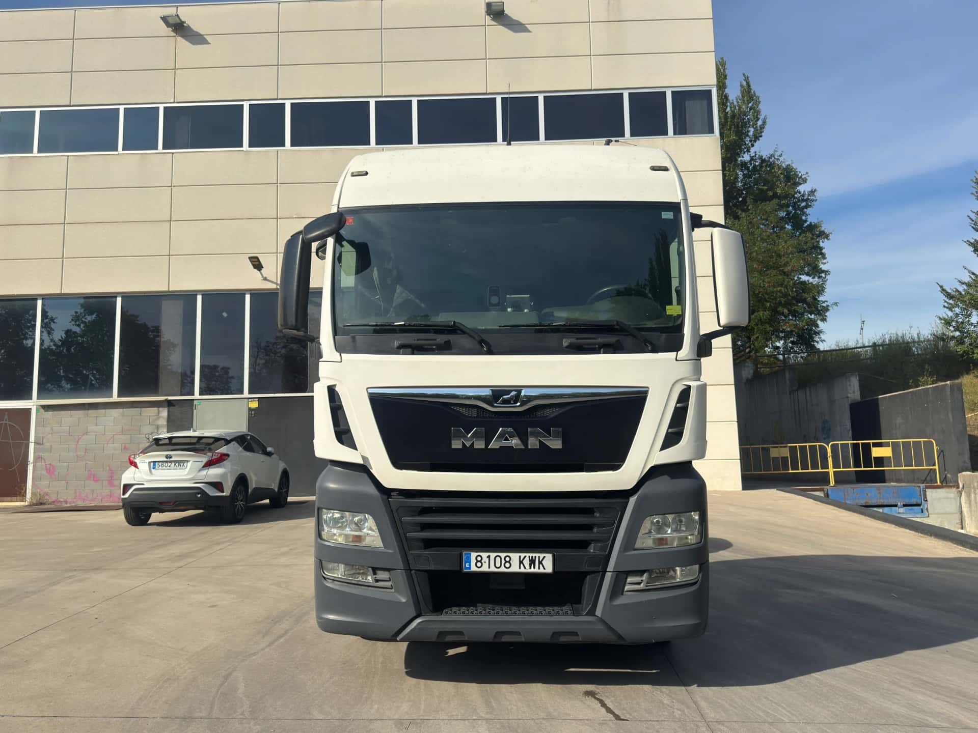 Cabeza tractora MAN TGX 1846 2019 de ocasión — vista 2