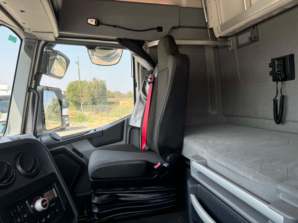 Gebrauchte Sattelzugmaschine Renault T 520 2021 — Coatrucks Lleida