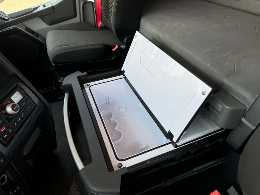 Gebrauchte Sattelzugmaschine Renault T 520 2021 — Coatrucks Lleida