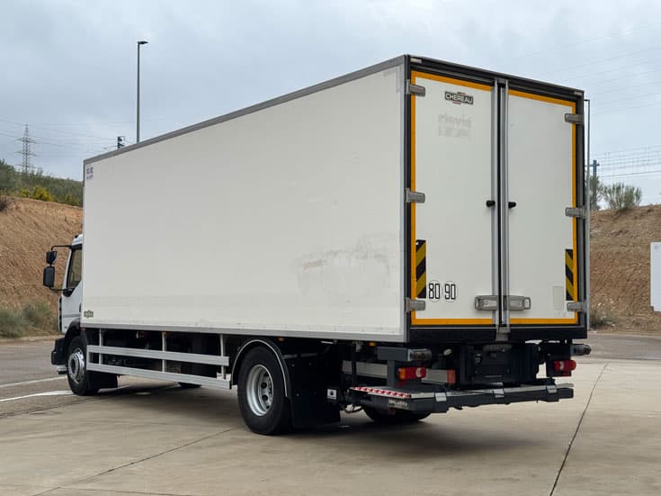 Camión Renault Midlum 270.18 2012 de ocasión — vista 3