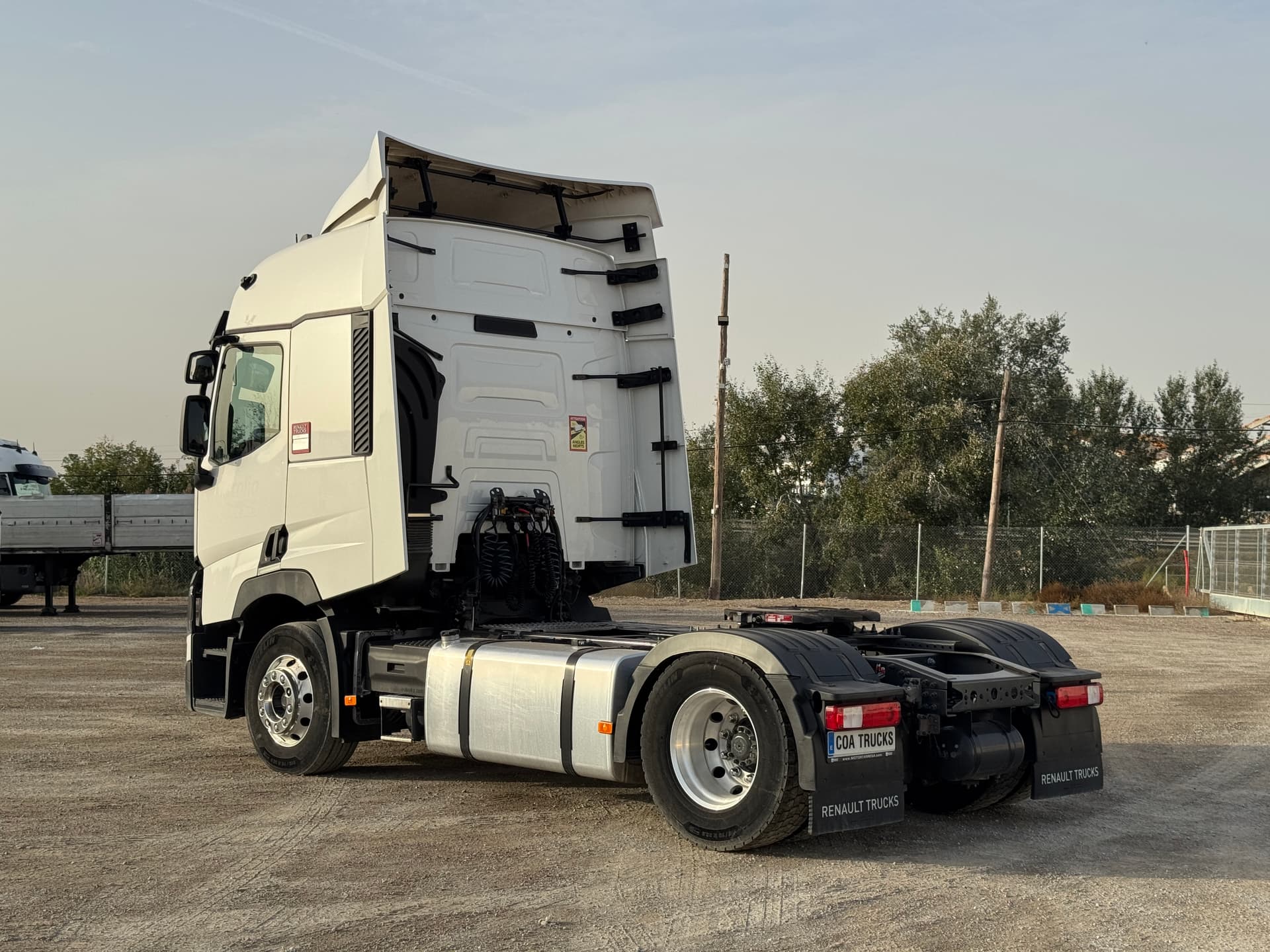 Trator Renault T 480 2021 usado — vista 3
